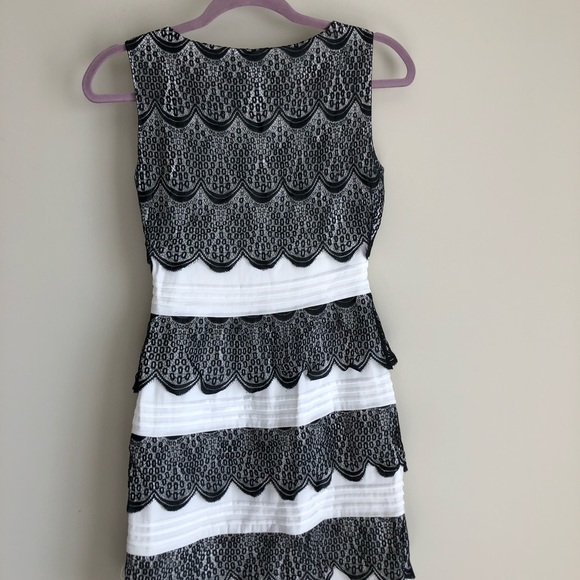 White formal dress with black lace - Picture 2 of 2